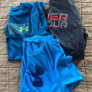 Boys size 8 medium Under Armour long sleeve shirts!  Like new condition!